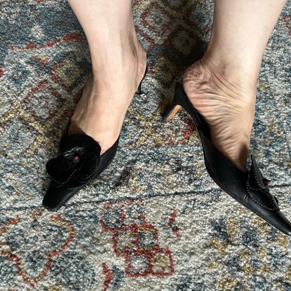 Kate Spade kitten mules floral detail black with red trim size 8.5 - Picture 4 of 6